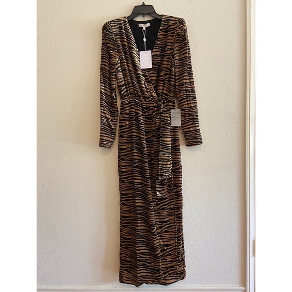 WAYF NWT Tiger Velvet Long Sleeve Wrap Maxi Dress - Picture 3 of 9
